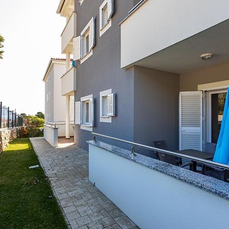 Apartments Crnekovic Tomislava 8A Baška Buitenkant foto